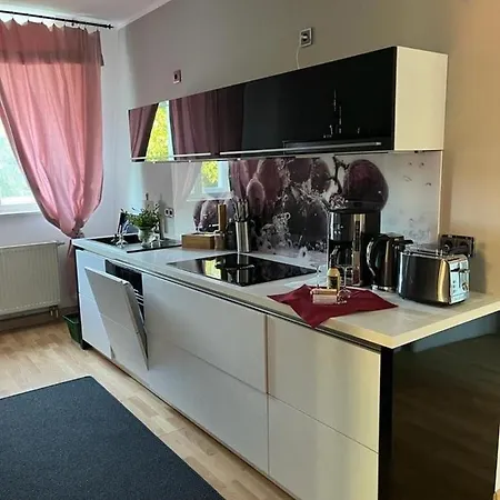 Bella Bergholz-Rehbrucke